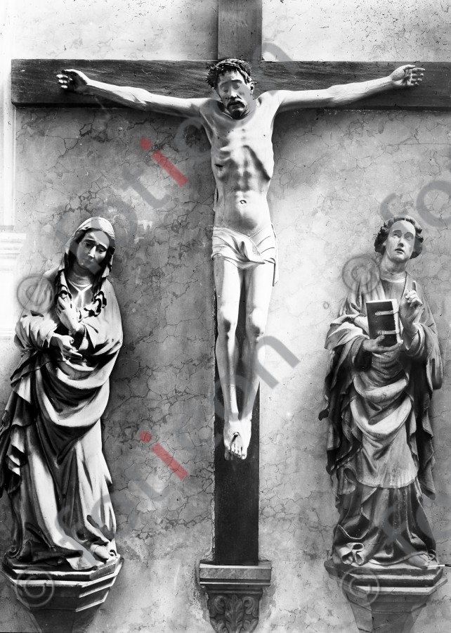 Kreuzigungsgruppe | Crucifixion (foticon-600-simon-danzig-034-sw.jpg)